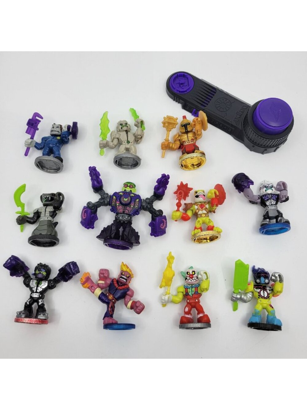 Legends of Akedo Lot of 11 Mini Battle Figures & Controller - Moose